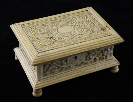 A Chinese ivory casket, late 19th century, 13.3cm